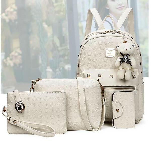 Sac à dos en cuir PU posé sur une surface en bois