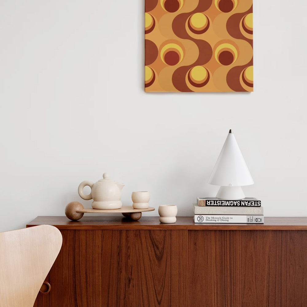 Vue rapprochée de la base en métal de la lampe