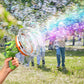 Blaster à bulles dinosaure rouge avec bulles en action