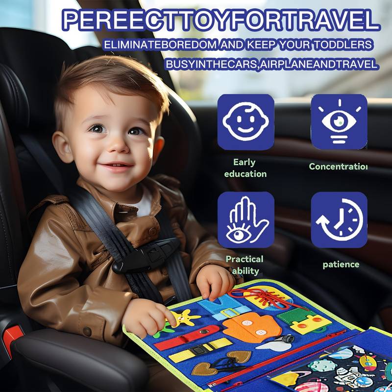 Enfant manipulant un bouton sur le livre Montessori interactif