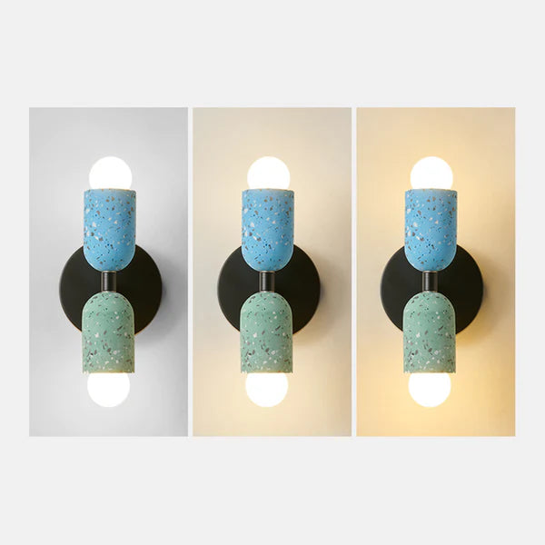 Applique murale en fer avec deux ampoules visibles