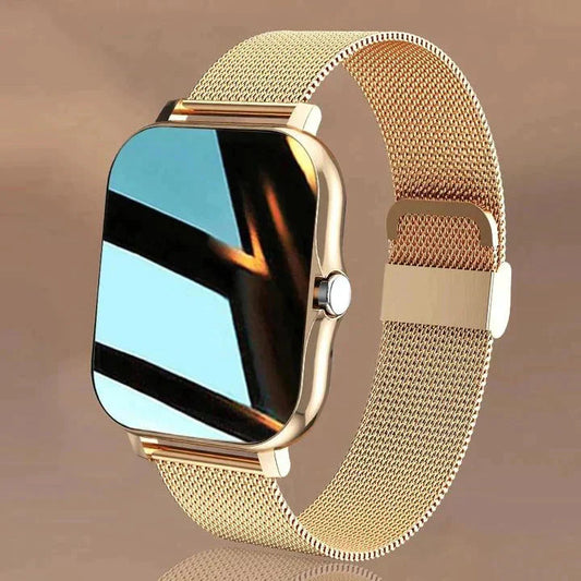 Montre connectée posée sur une surface en bois clair