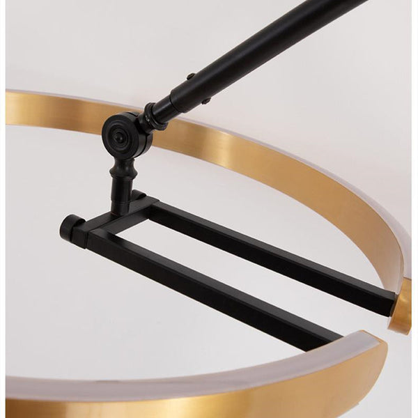 Lampe arc illuminant un salon moderne, ambiance chaleureuse