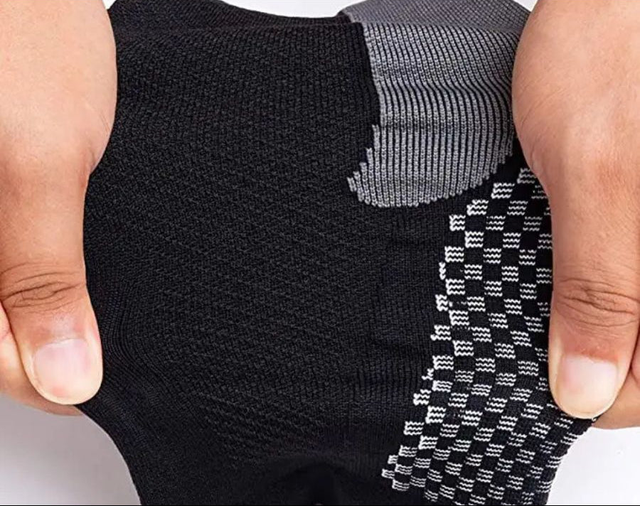 Chaussettes de compression noires avec design sans coutures