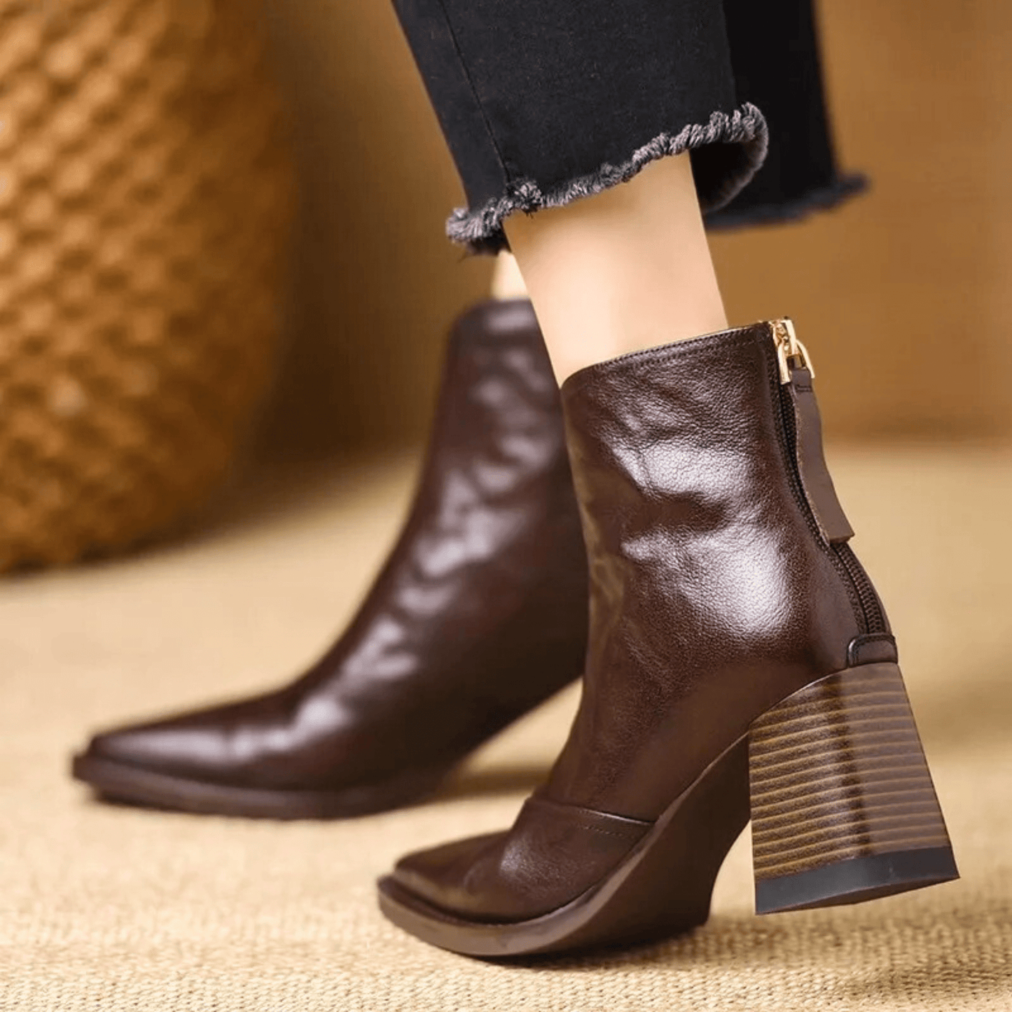 Vue arrière des bottines, fermeture éclair visible