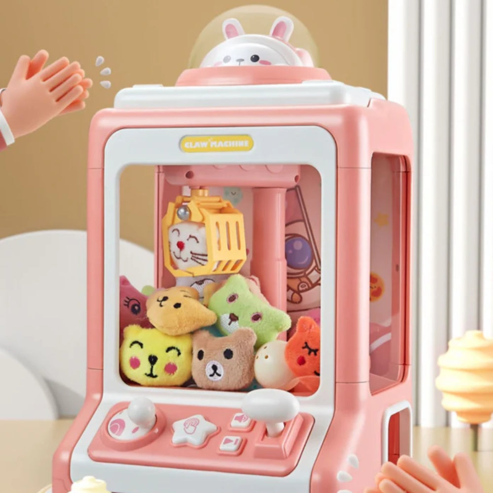 Vue rapprochée de la pince interactive attrapant un jouet