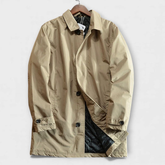 Vue complète du manteau, tissu résistant aux intempéries
