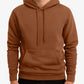 Homme ajustant la capuche d'un sweat confortable
