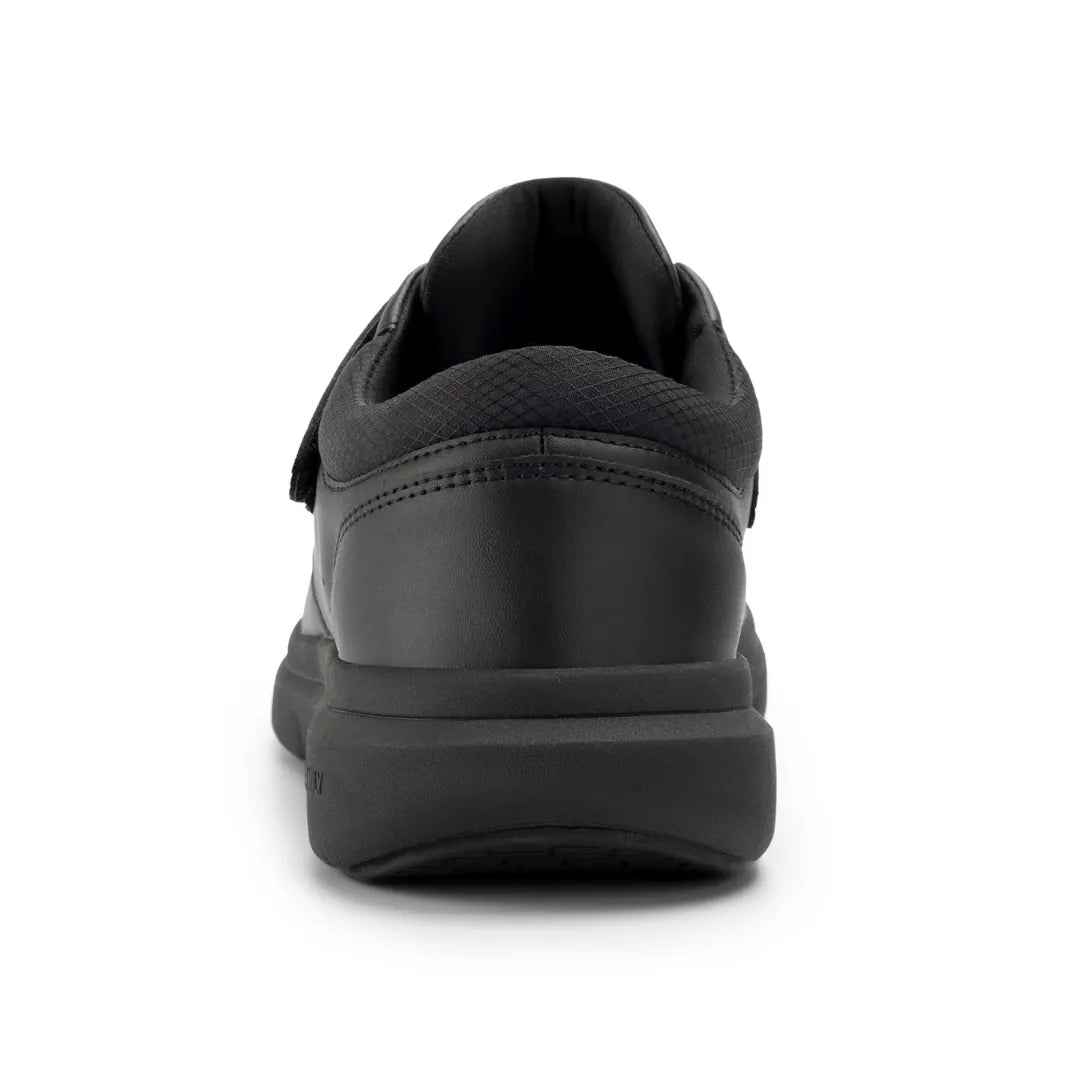 Vue de dessus des chaussures en cuir vegan