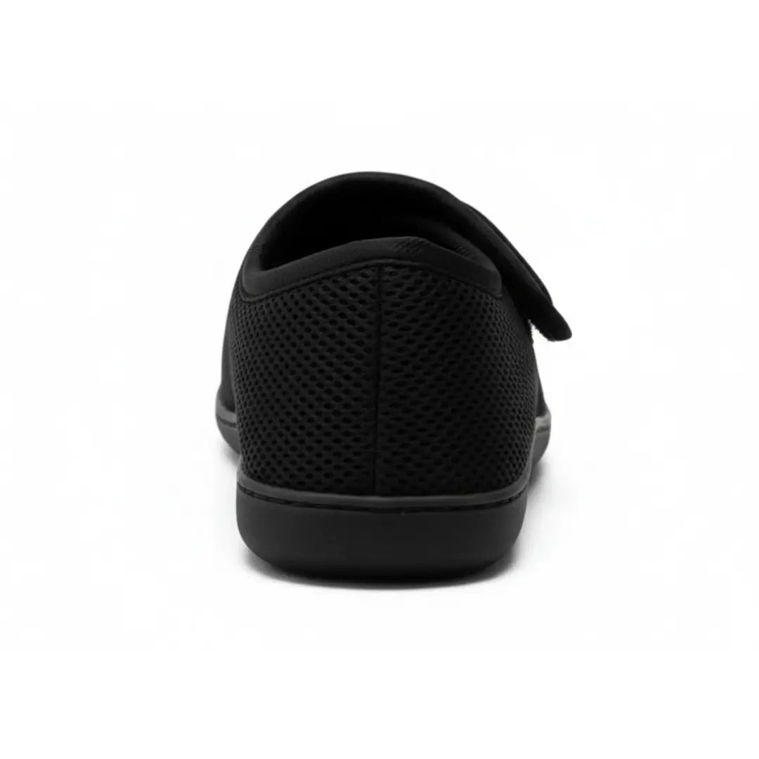 Gros plan sur la bande Velcro ajustable des mocassins