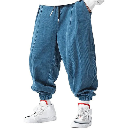 Pantalon en velours côtelé noir, coupe moderne et confortable