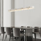 Lampe LED suspendue éclairant un espace de vie