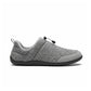 Chaussons en peluche pour hommes sur fond blanc