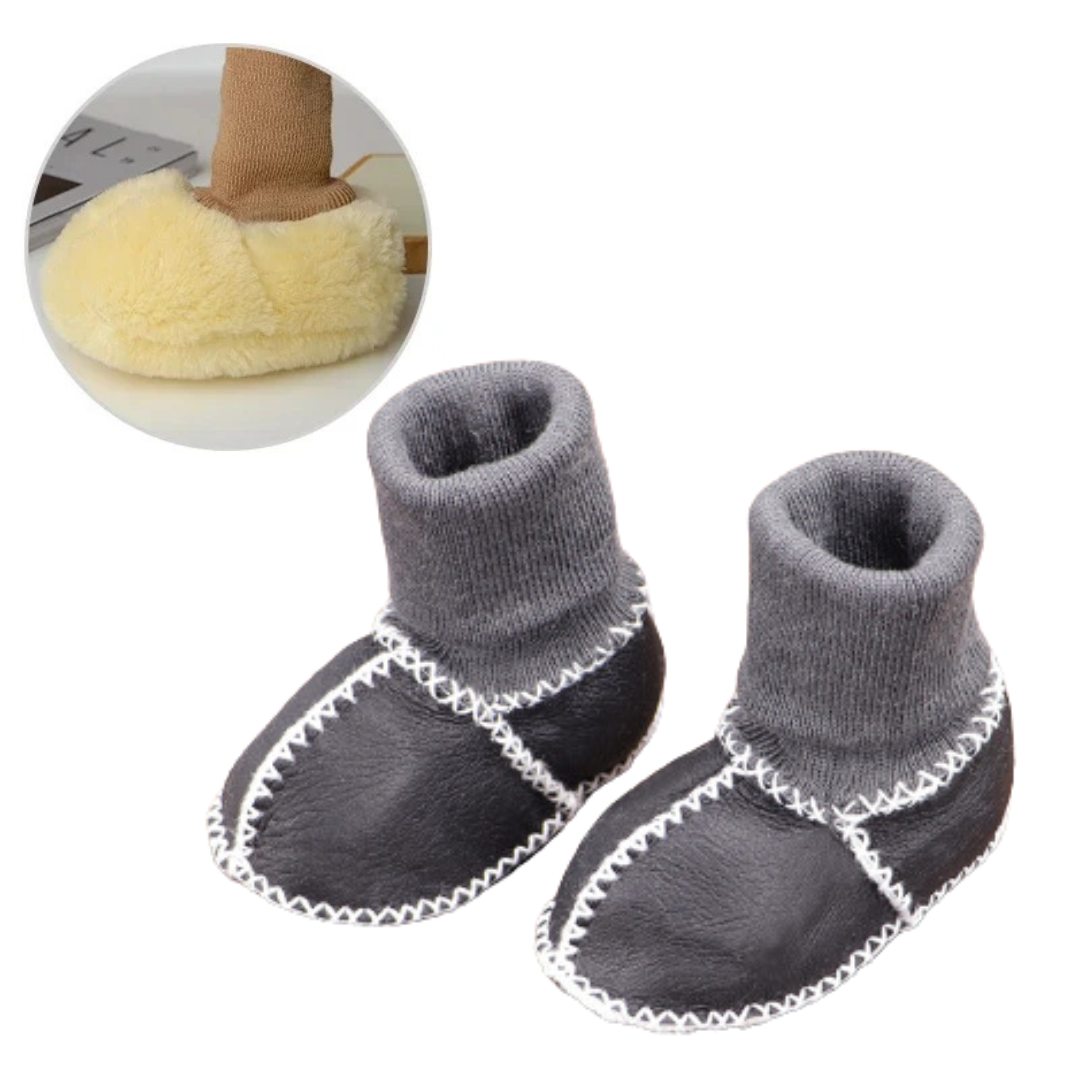 Vue latérale des chaussons, soulignant le design ergonomique