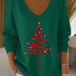 Détail du col montant d'un pull de Noël tricoté