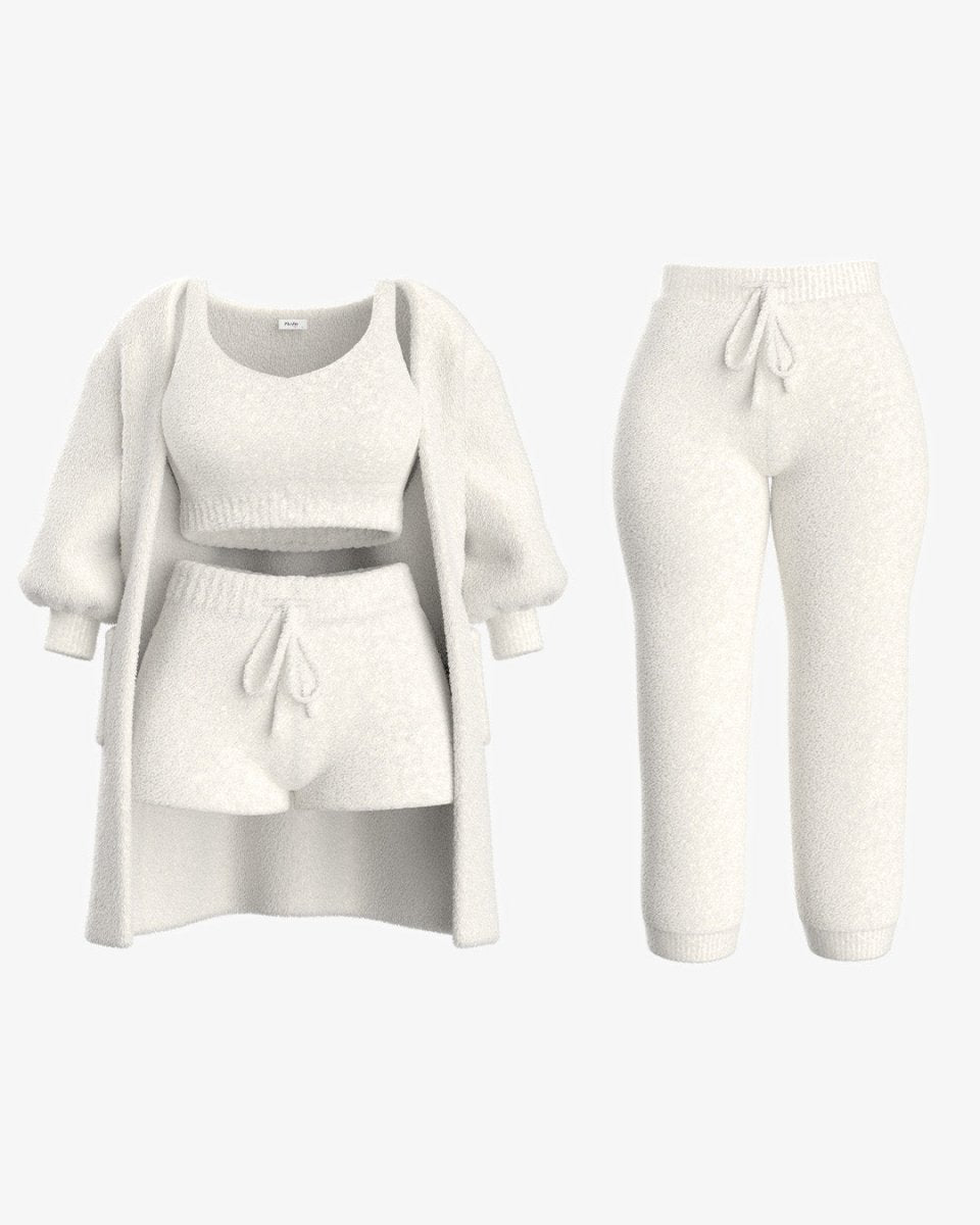 Femme allongée sur un lit, vêtue du pyjama douillet