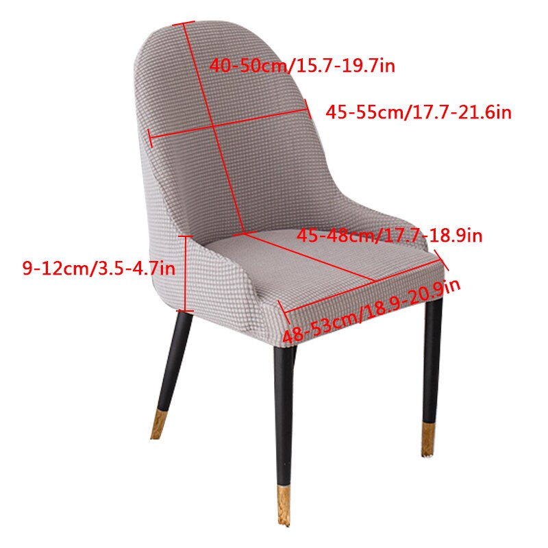 Housse de chaise élastique montrant sa capacité d'ajustement parfait