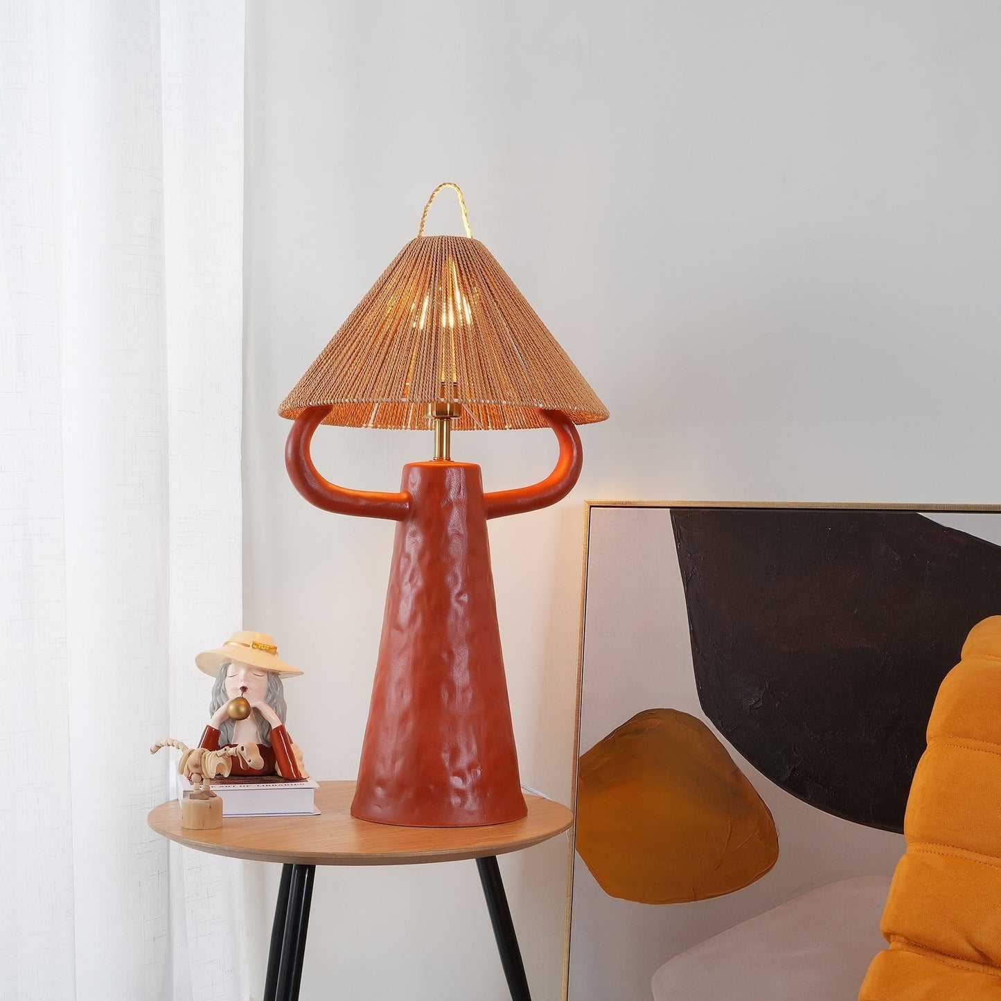 Lampe allumée créant une ambiance chaleureuse