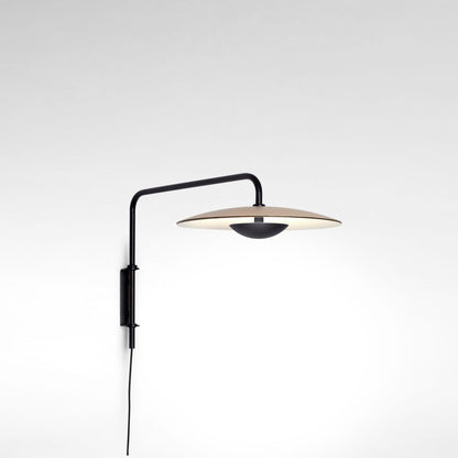 Applique LED moderne installée dans une chambre élégante