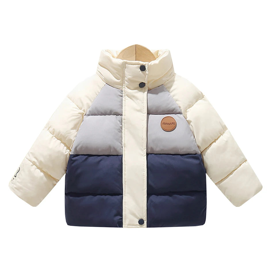Zoom sur le matériau polyester respirant de la veste