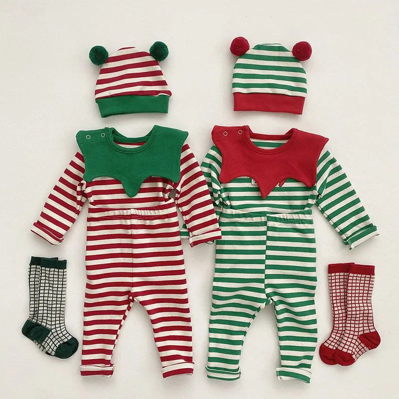 Pyjama rouge à motif de Noël, coupe ample, vue de face