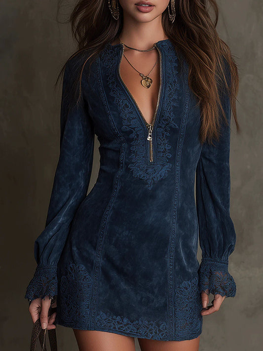 Robe mini bleue en suède, silhouette élégante et ajustée