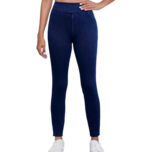 Jeggings noirs ajustés, vue complète de la silhouette moderne