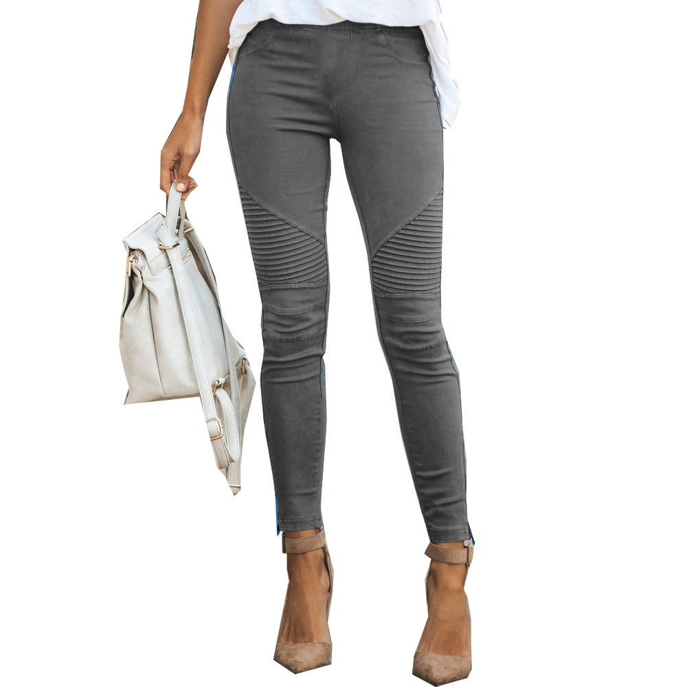 Vue latérale de jeggings noirs skinny pour femme