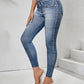 Vue de côté jeggings noirs silhouette slim