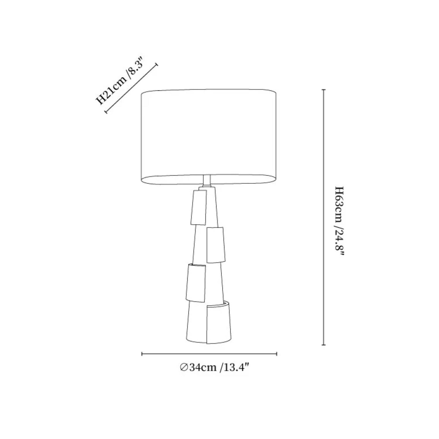 Vue rapprochée de la base sculpturale en marbre empilé