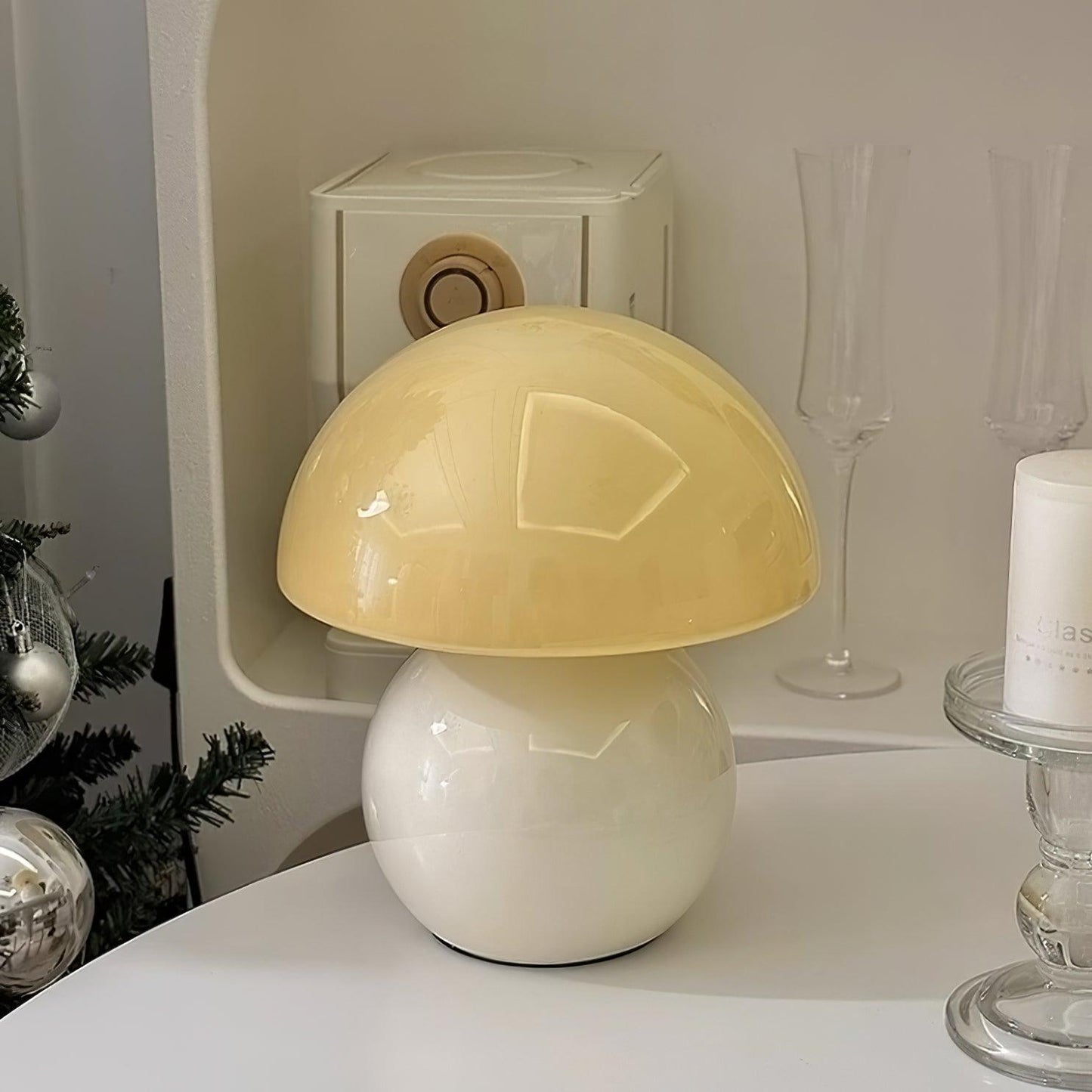 Lampe de table en céramique avec abat-jour en verre