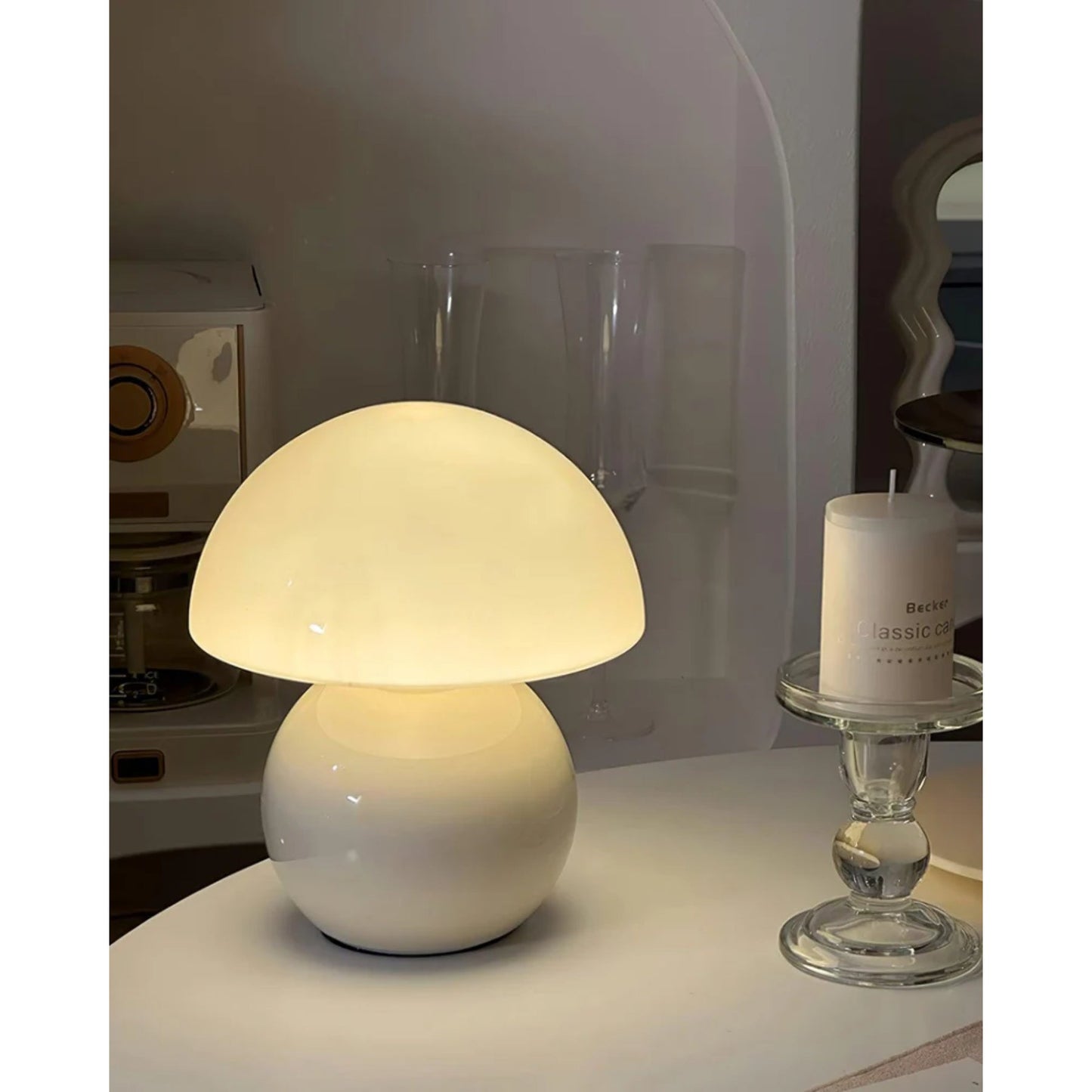 Lampe éteinte, design épuré et minimaliste