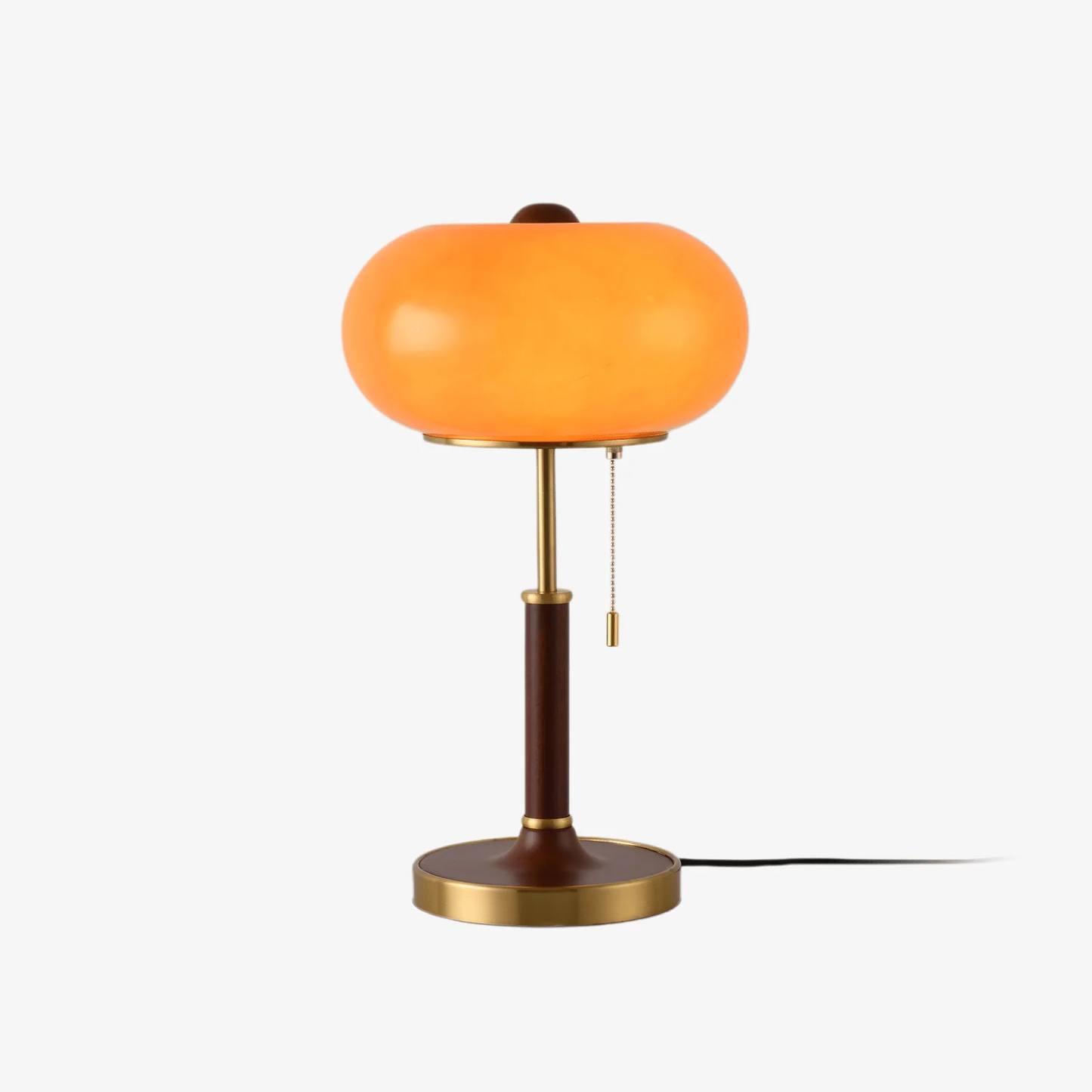 Détail de l'abat-jour en verre ambre arrondi