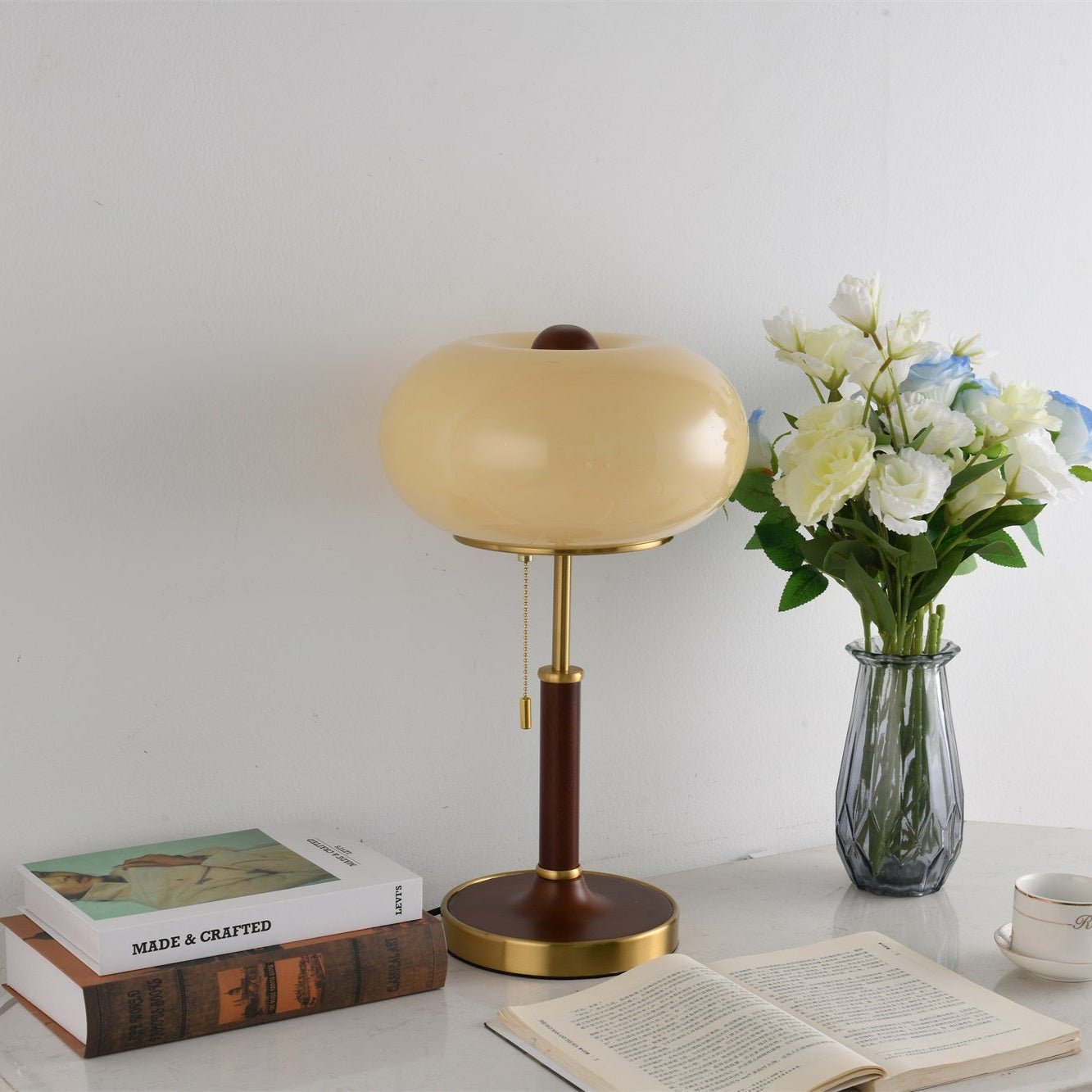 Lampe éteinte, détails de la structure visibles