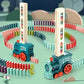 Train coloré en plastique avec dominos alignés