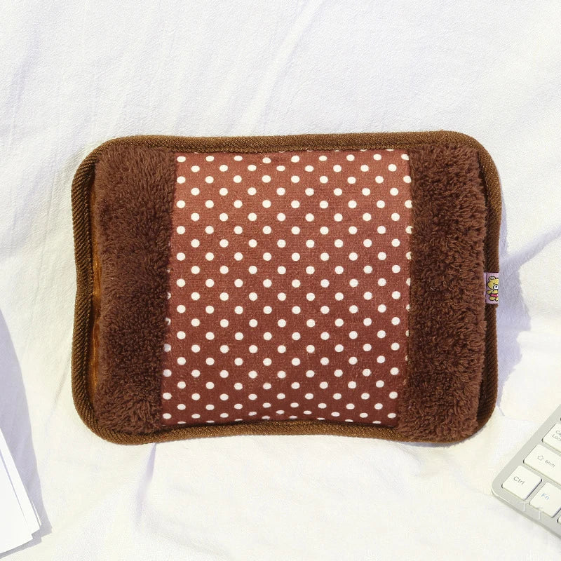 Coussin chauffant utilisé par un enfant, chaleur sécurisée