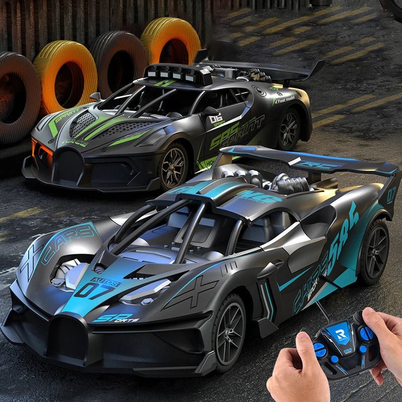 Vue de dessus de la voiture RC montrant les détails du design
