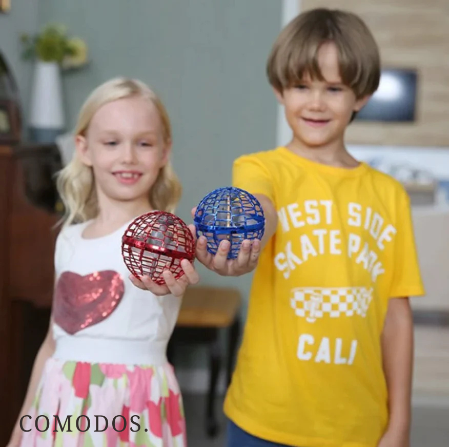 Enfant jouant avec un jouet éducatif interactif coloré