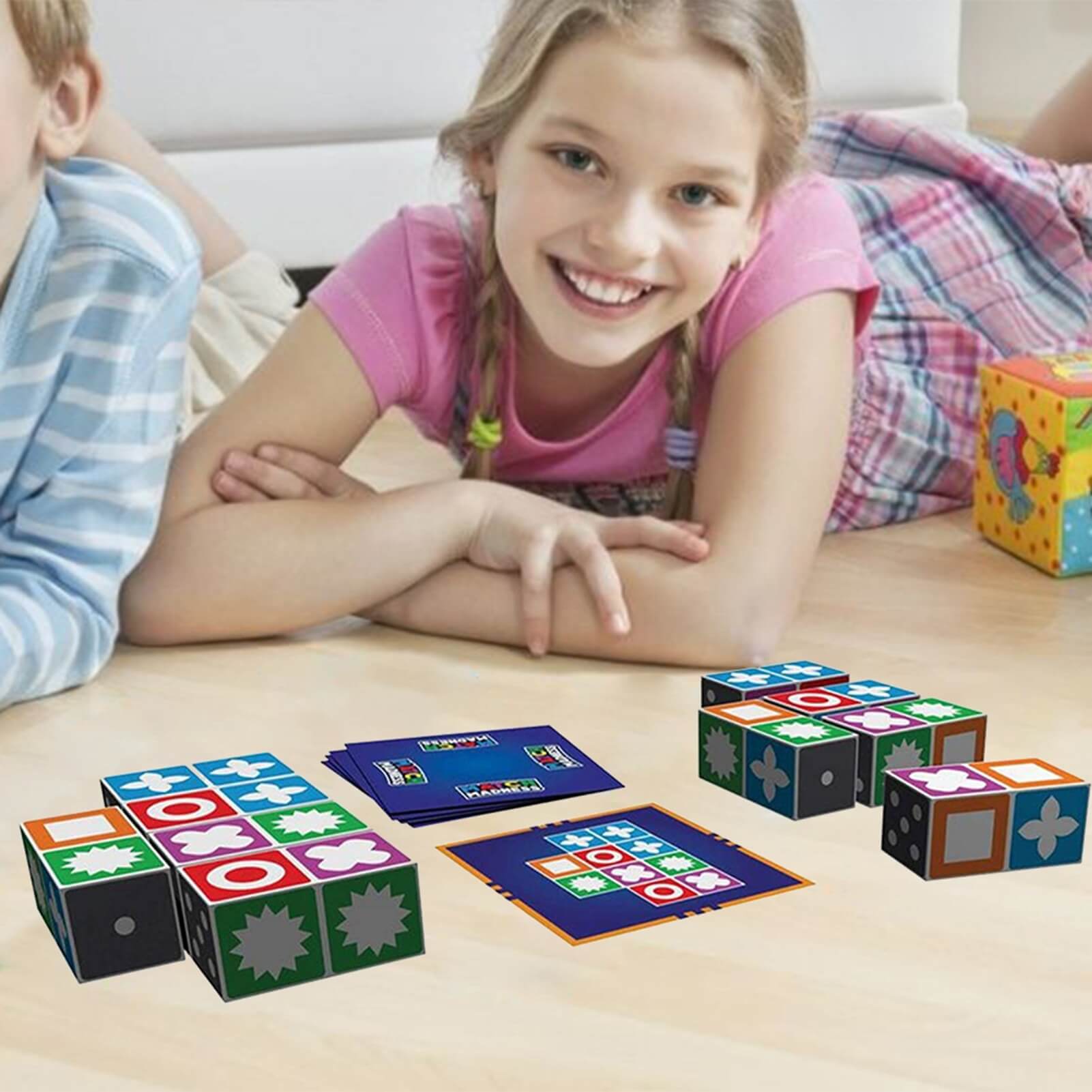 Boîte d'emballage du puzzle avec dimensions visibles