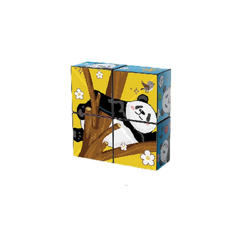 Enfant manipulant le cube, concentré sur le puzzle