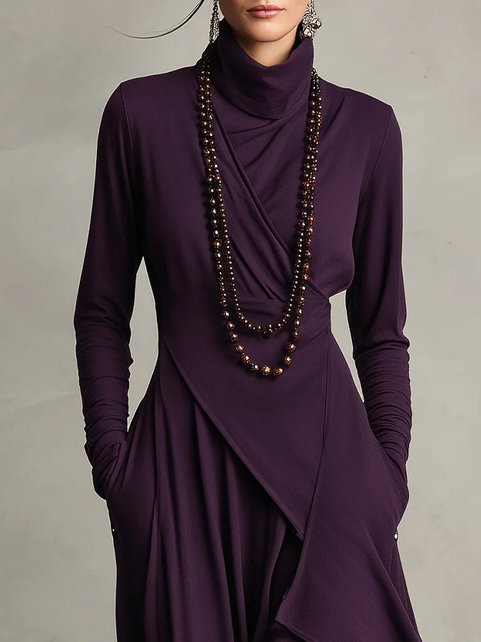 Robe longue asymétrique avec col haut élégant