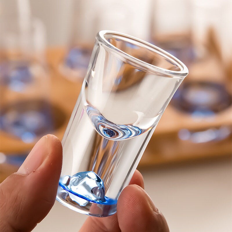Vue latérale des verres montrant leur élégance