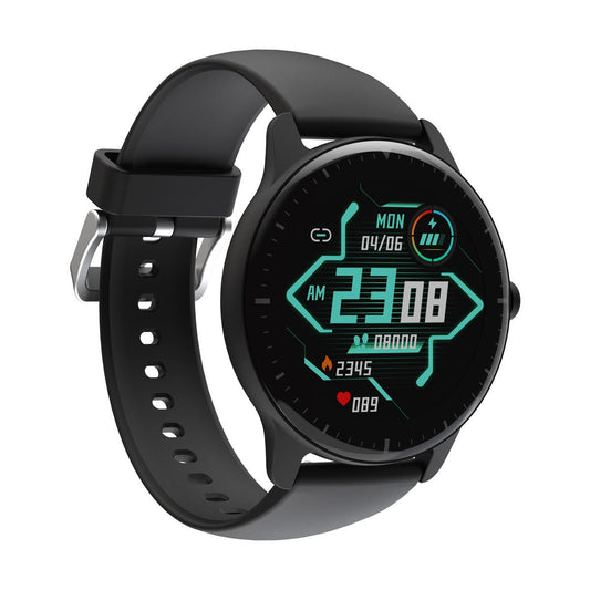 Montre connectée affichant des notifications sur un poignet féminin