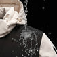 Détail de la capuche amovible du manteau d'hiver
