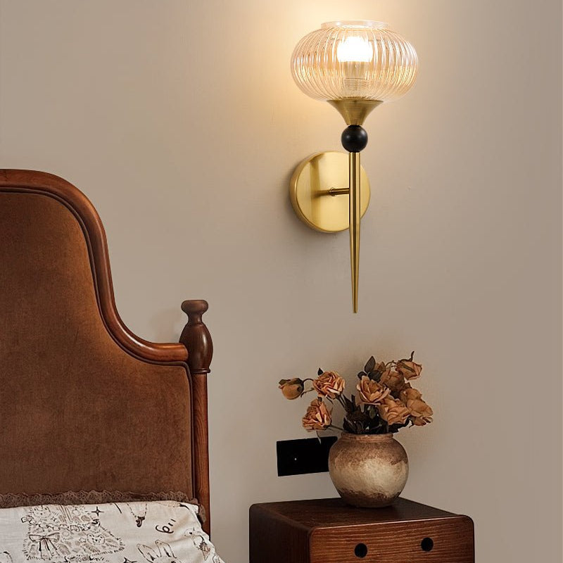 Vue latérale montrant la structure allongée de l'applique