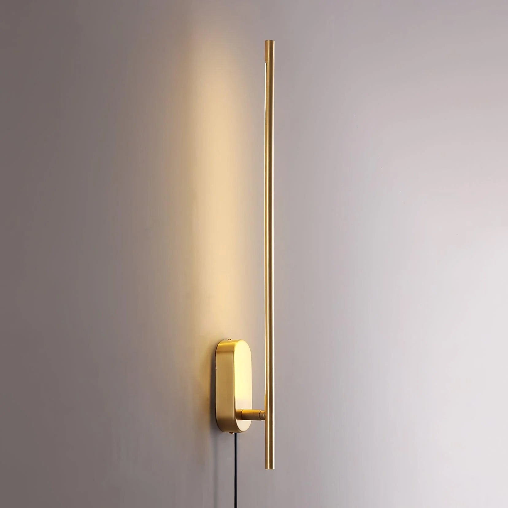 Applique murale LED, soulignant son design minimaliste