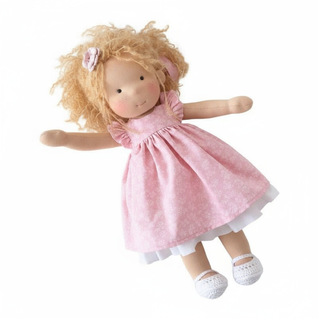Poupée Waldorf Fait Main eloracotton soft charming handmade finitions visibles vue 13