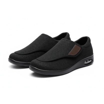 Vue d'ensemble d'une paire de chaussures orthopédiques légères