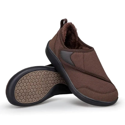 Vue arrière des mocassins, soulignant la flexibilité du matériau