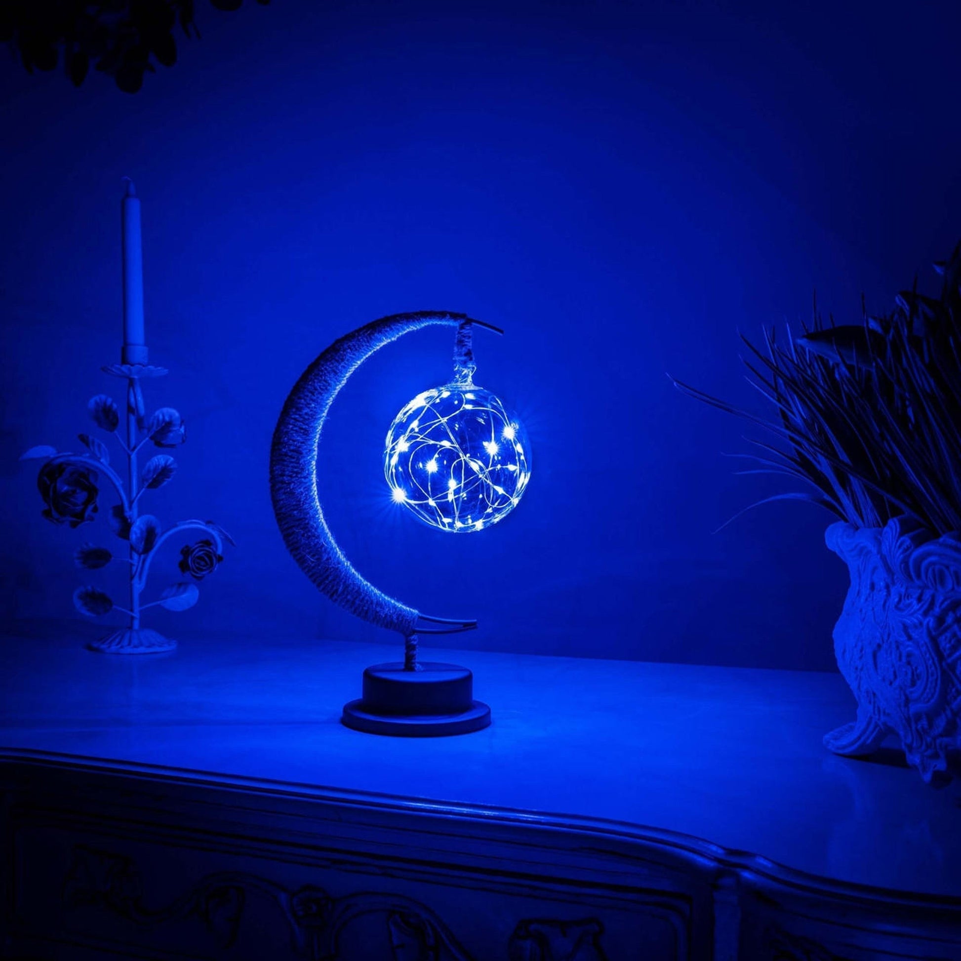 Lampe sur une table de nuit, ambiance relaxante